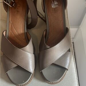 Clarks Women's Taupe Sandals size 8.5